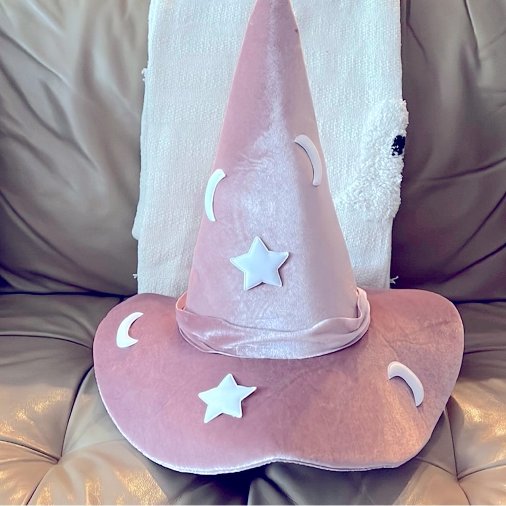 Pink celestial hat. Perfect for Halloween and home decor. It can be adjusted.